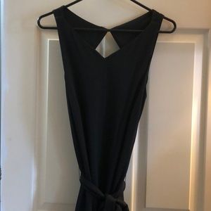 NWT:  Gorgeous Open Back Anne Taylor Black Midi